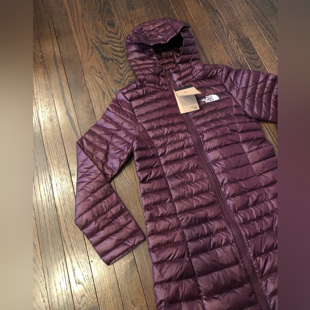 The North Face Girls L (12Y) Dark Merlot Lightweight Down Hooded Puffer Jacket - Picture 2 of 11